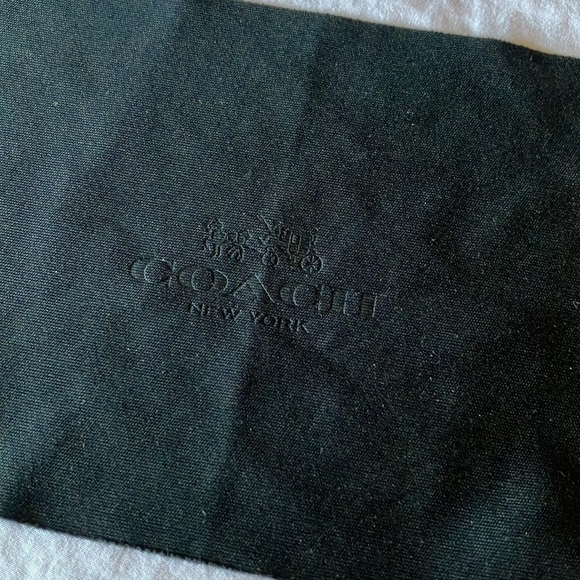 Coach: Black Bleeker (S322) Sunglasses- Case & Cleaning Cloth- lenses have marks - Picture 13 of 16